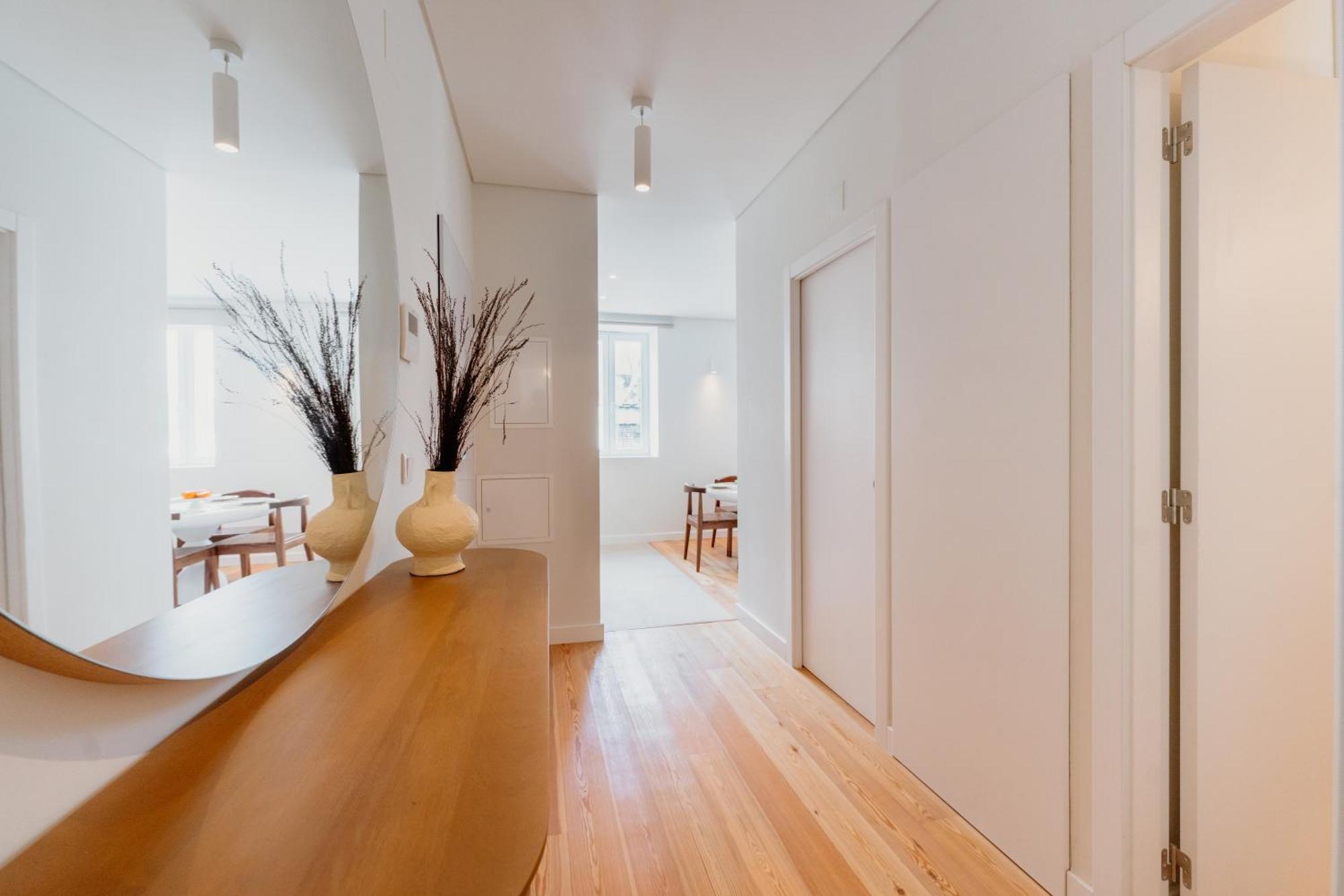 Apartment Mary Orange - No 236 Rc E - Elegant Two-bedroom Urban Retreat Lissabon