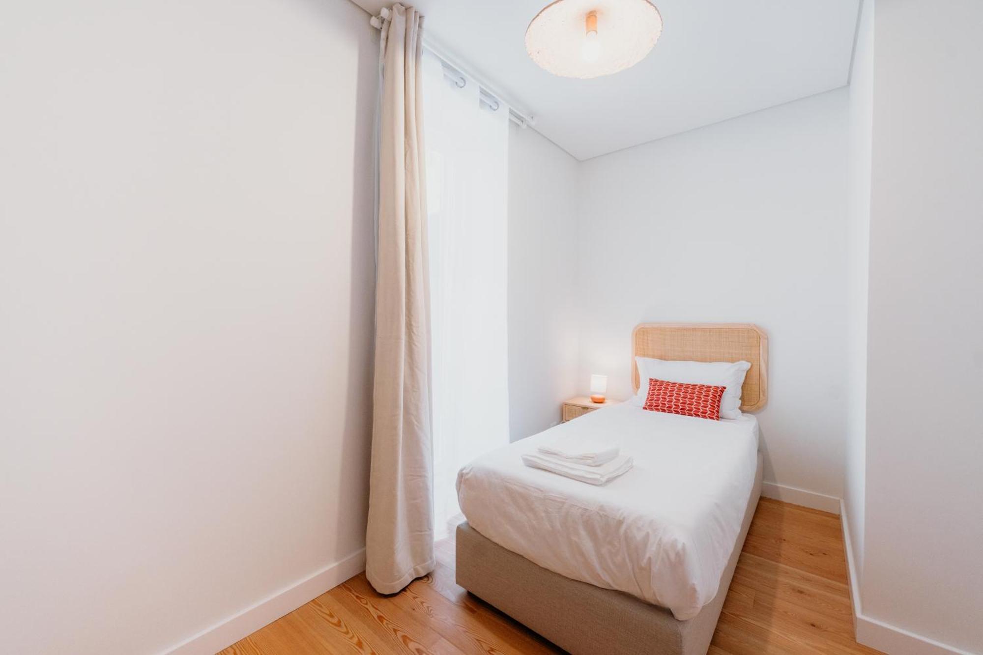 Mary Orange - No 236 Rc E - Elegant Two-bedroom Urban Retreat Apartment
