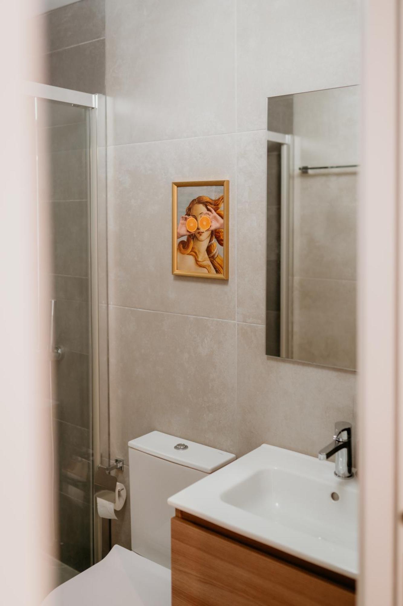 Mary Orange - No 236 Rc E - Elegant Two-bedroom Urban Retreat Apartment